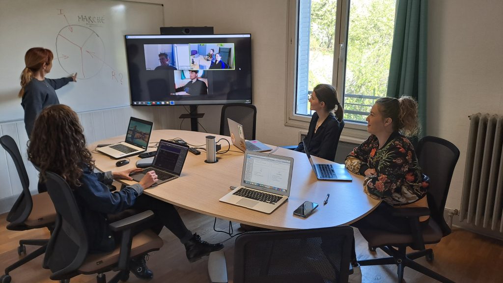 Salle de réunion de la Côcotte des Adrets